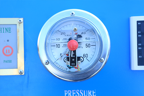 鋼絲繩壓套機壓力表 鋼絲繩壓套機壓力表